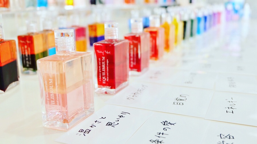 AURA-SOMA®︎ – 東京 カラー&心理学・オーラソーマカウンセリング