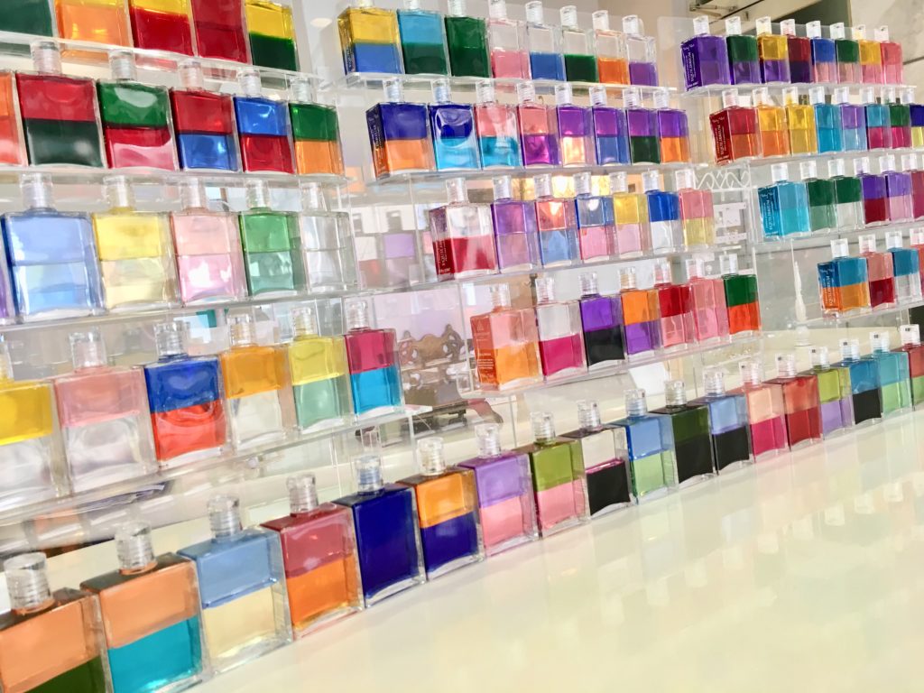 AURA-SOMA®︎ – 東京 カラー&心理学・オーラソーマカウンセリング